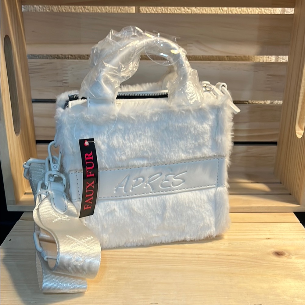 Apres Faux Fur White Handbag with crossbody strap